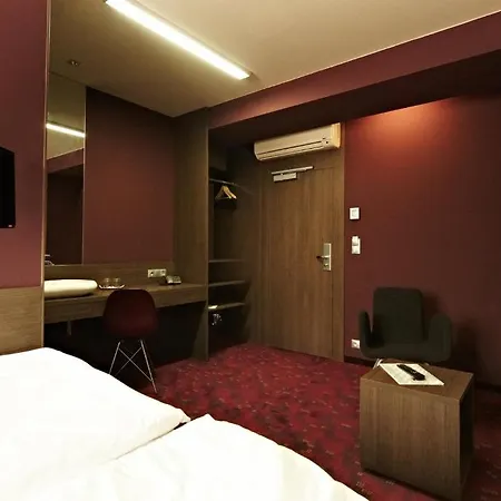 罗卡国会酒店 酒店