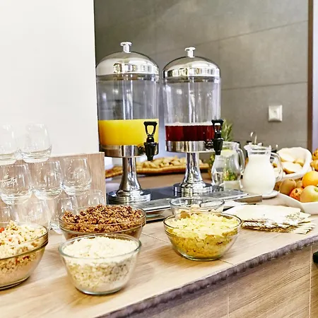 罗卡国会酒店 酒店