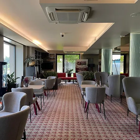 罗卡国会酒店 3*