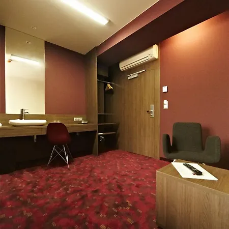 罗卡国会酒店 酒店 3*