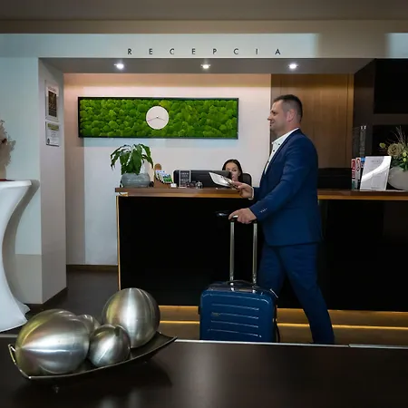 Kongres Roca Отель Кошице